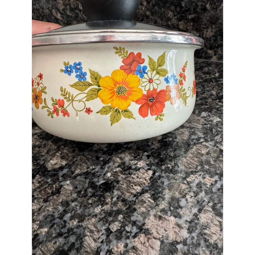 Vintage JMP Sweet Flowers‎ Enamel Saucepan with Lid Made in Spain Floral Retro